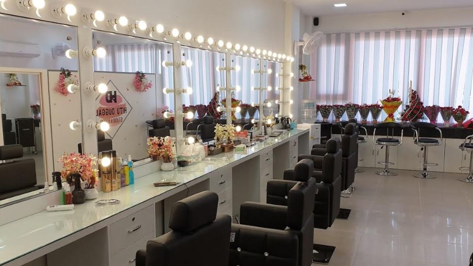 HD Makeup Studio & Salon Manimajra Chandigarh