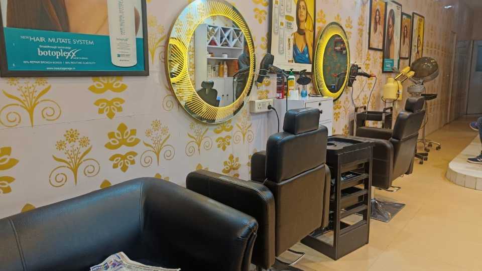 Celeb Unisex Salon DLF Phase 2 GURGAON