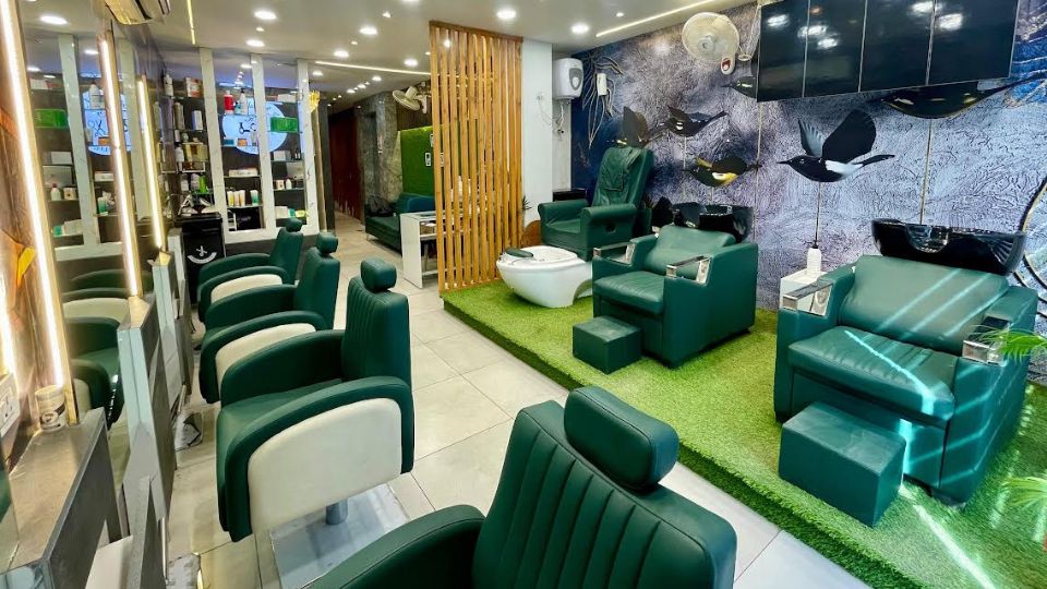 elevated-hair-studio-and-beauty-bar-peer-muchalla-zirakpur