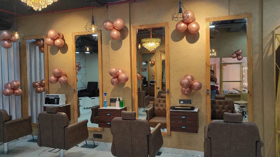 Lavish Luxury Family Salon Palam Vihar GURGAON