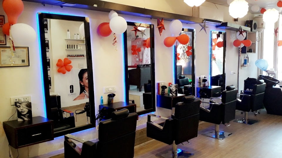 Hair Track Unisex Salon Near North Country Mall KHARAR