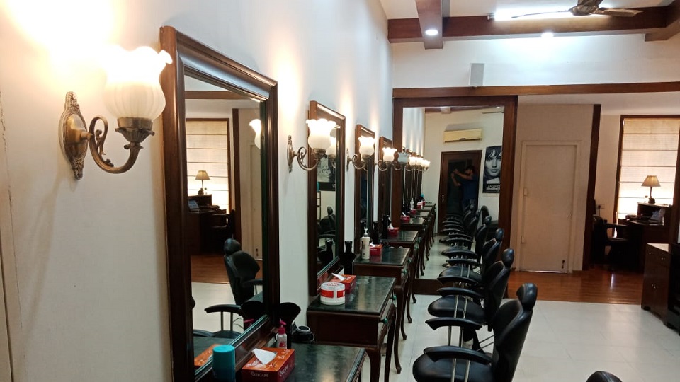 Salon By Holystar Sector-8 Chandigarh