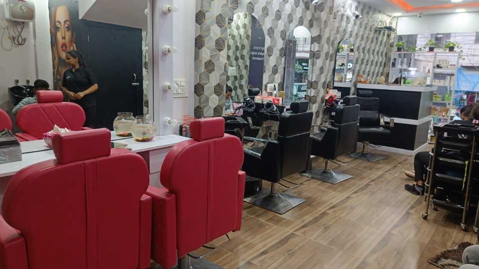 Nancy's Unisex Salon DLF Phase 3 GURGAON