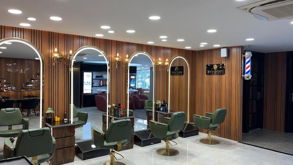 knuckout-luxury-salon-and-academy-utrathiya-zirkpur