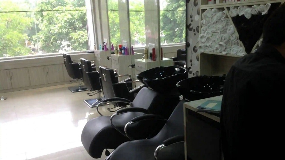 Women Haircut, Blow Dry & Hair Wash At Glamzone Hair Salon 35 Chandigarh  Sector-35 Chandigarh
