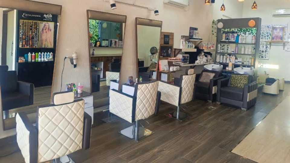 A-One Unisex Salon Sector 7 GURGAON