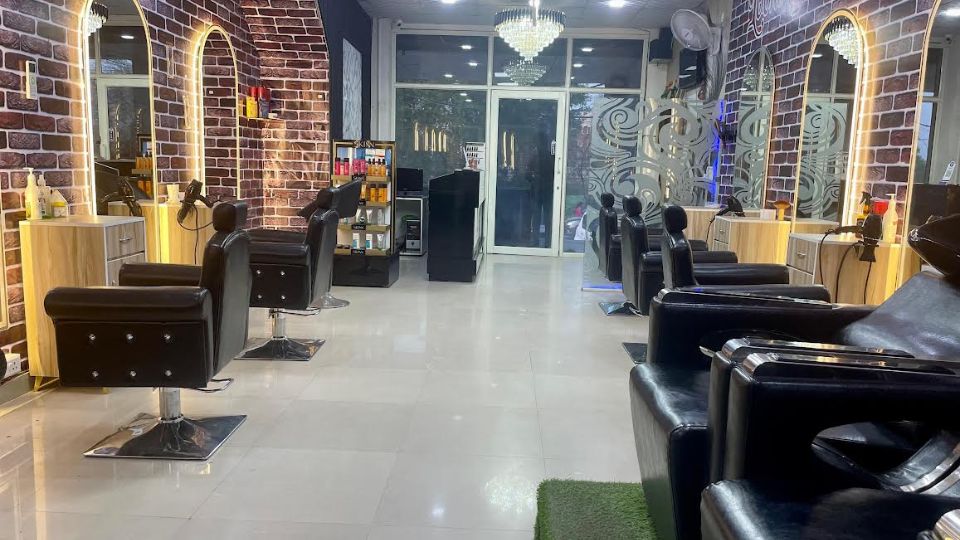 Looks Studio Unisex Salon Ananta square Gazipur Zirakpur