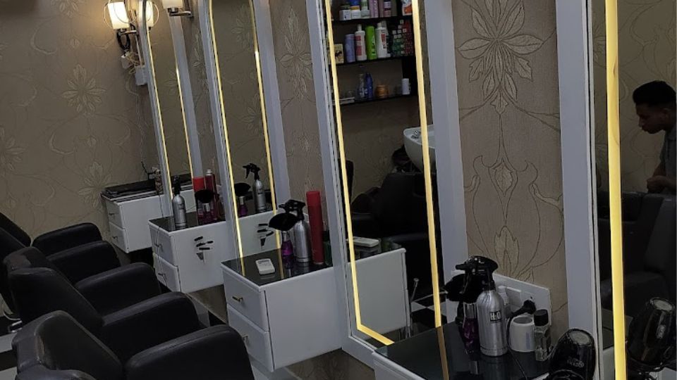 Blossom Unisex Salon Sector-44 Chandigarh