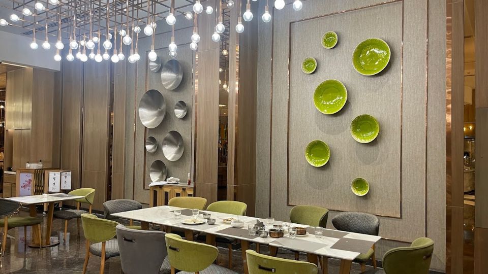 VIVA Bar & Lounge- Holiday Inn Zirakpur Ambala - Chandigarh National Highway Zirakpur