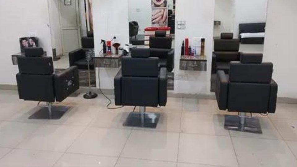 Master of Hair’s Unisex Salon Sunny Enclave KHARAR Master of Hair’s Unisex Salon Sunny Enclave KHARAR