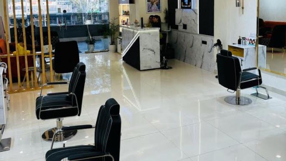 Hair Luxebox Salon Dhakoli Zirakpur