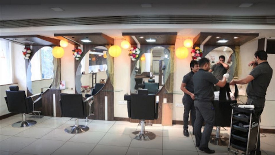 Tress Lounge Chandigarh