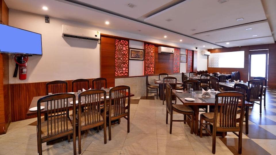 Royal Dawat - Hotel Royal Castle Zirakpur-Shimla Highway Zirakpur