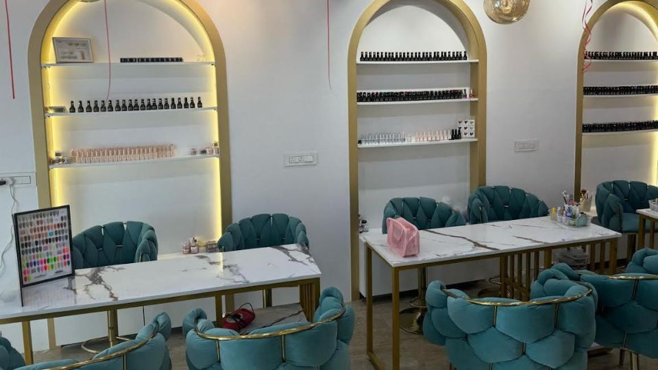 darlingz-nail-lash-cafe-sector-117-mohali