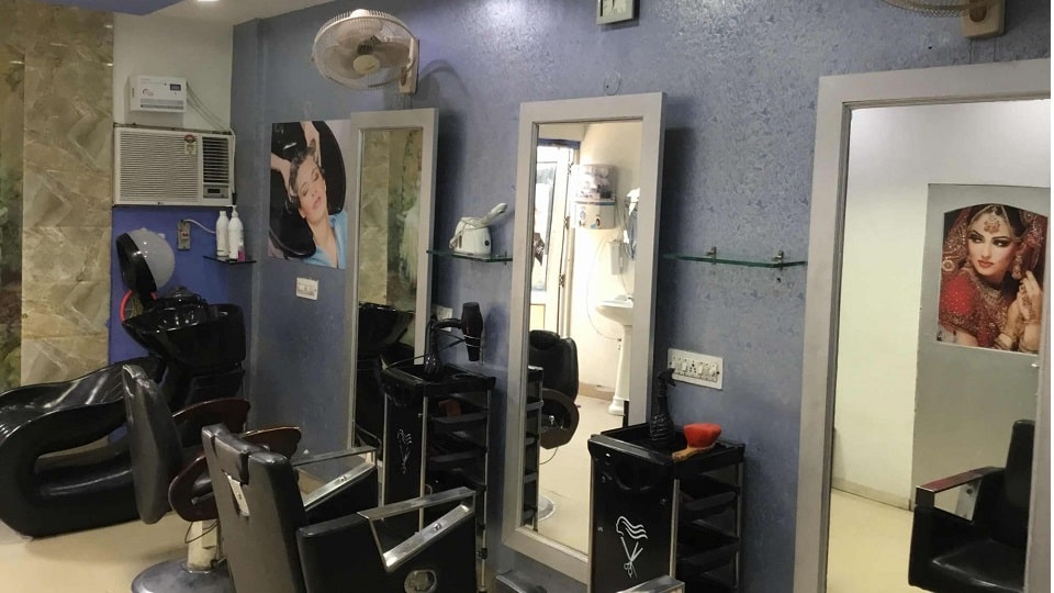 Riza Unisex Salon Phase-10 Mohali