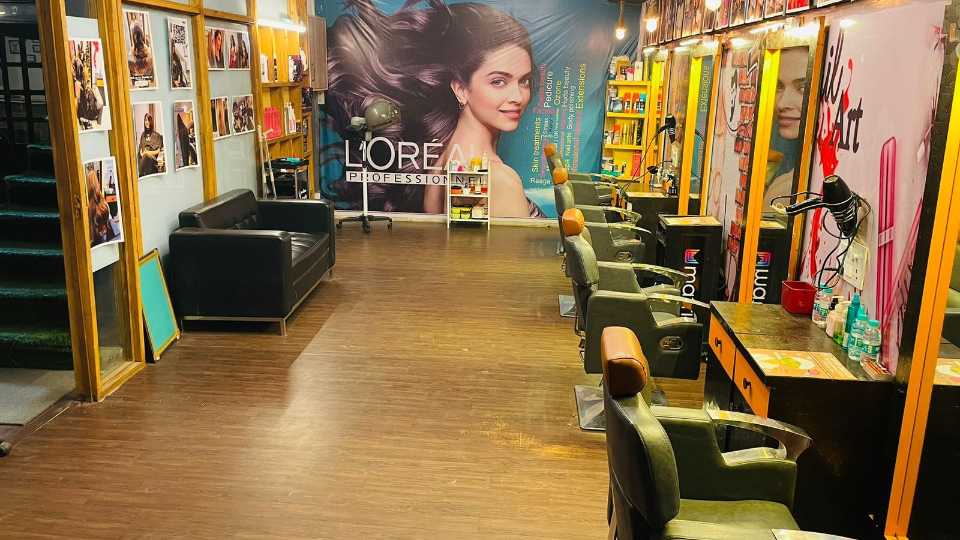 Explorer Unisex Salon Sector 43 GURGAON