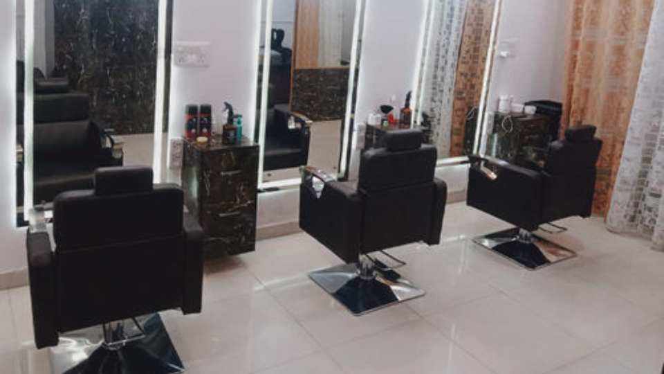 The Mac 18 Unisex Salon Sector 28 GURGAON