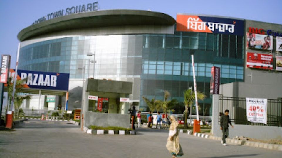 Big Bazaar Paras Downtown Paras Downtown Square Zirakpur