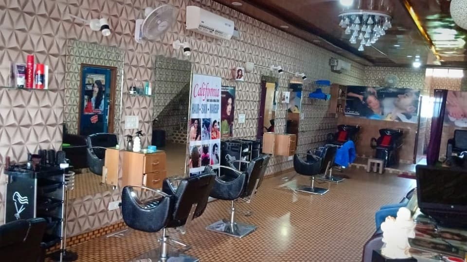 California Salon Sunny Enclave KHARAR