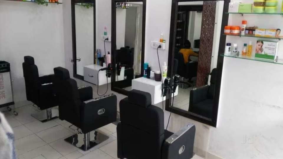 B Blush Unisex Salon Sector 72 GURGAON