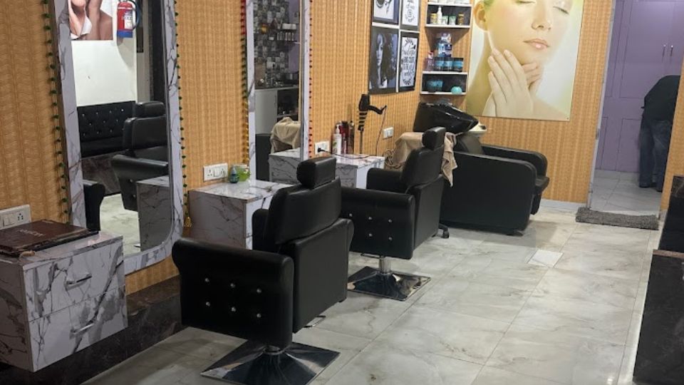 Scissor Man Unisex Spa Manimajra Chandigarh