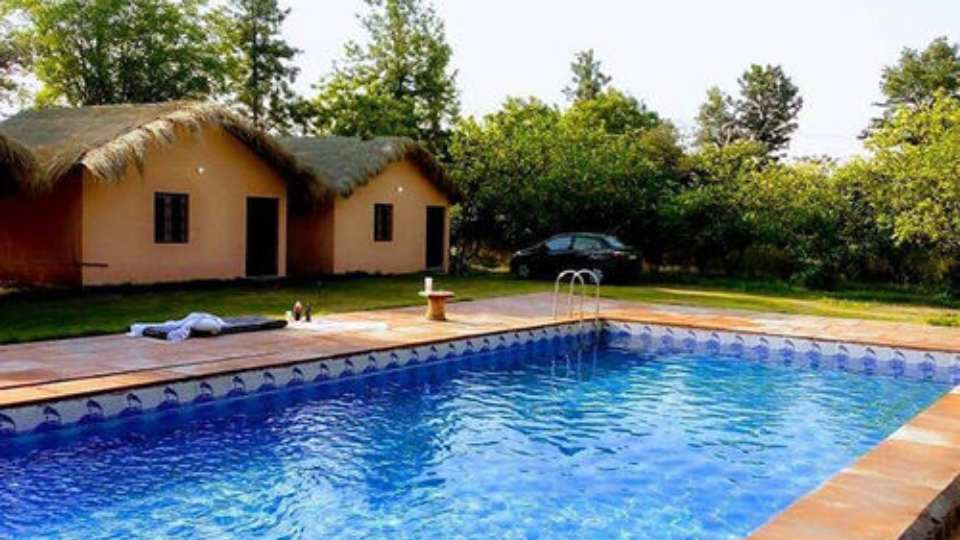 Blowsom Farms Hotel & Resort Nimoth Village GURGAON