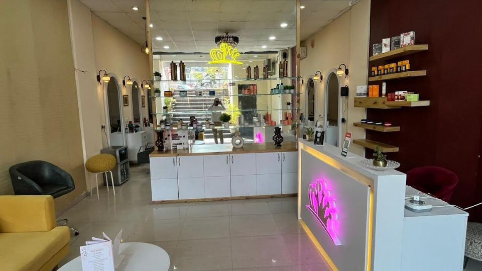 kings-and-queens-unisex-salon-vip-road-mohali
