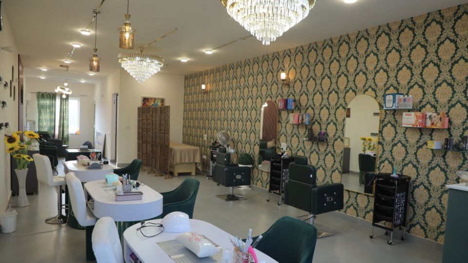London’s Beauty Studio & Academy Sector 64 Mohali