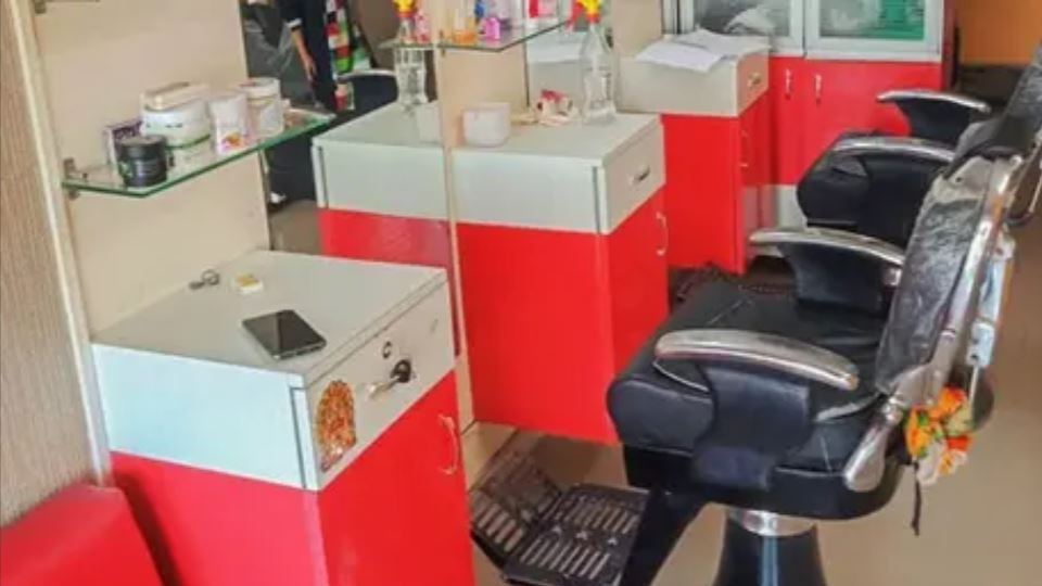 Awesome Salon Ahmedabad