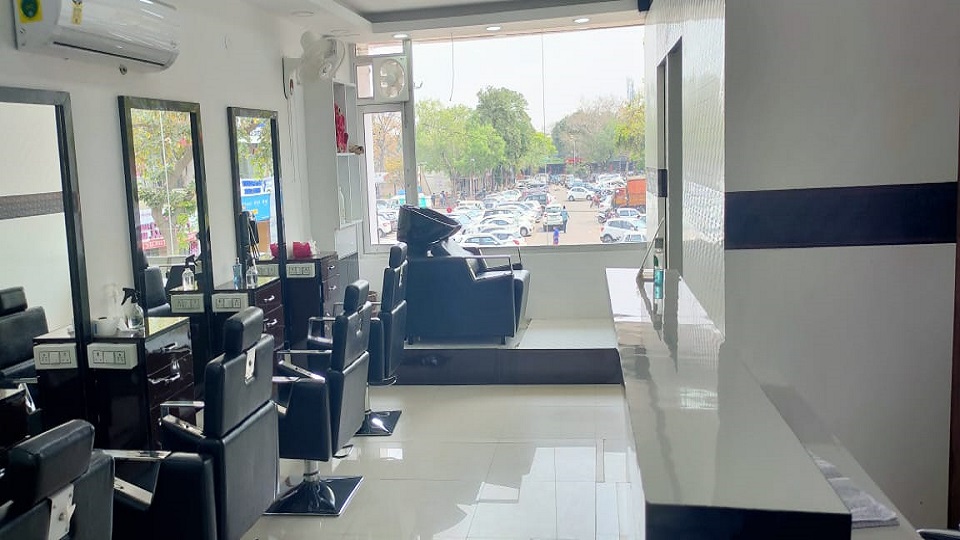 hair-blush-a-family-salon-sector-40-chandigarh