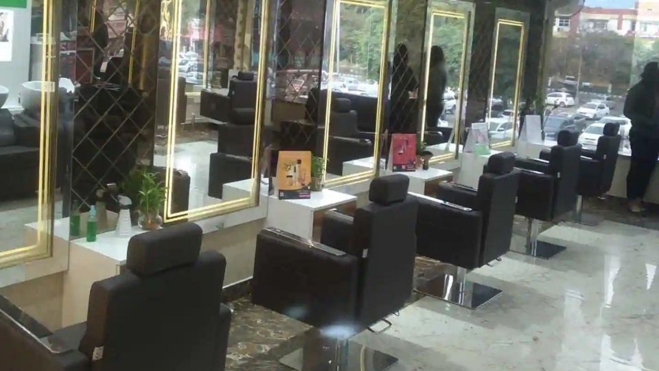 Reglow International Salon Phase-7 Mohali