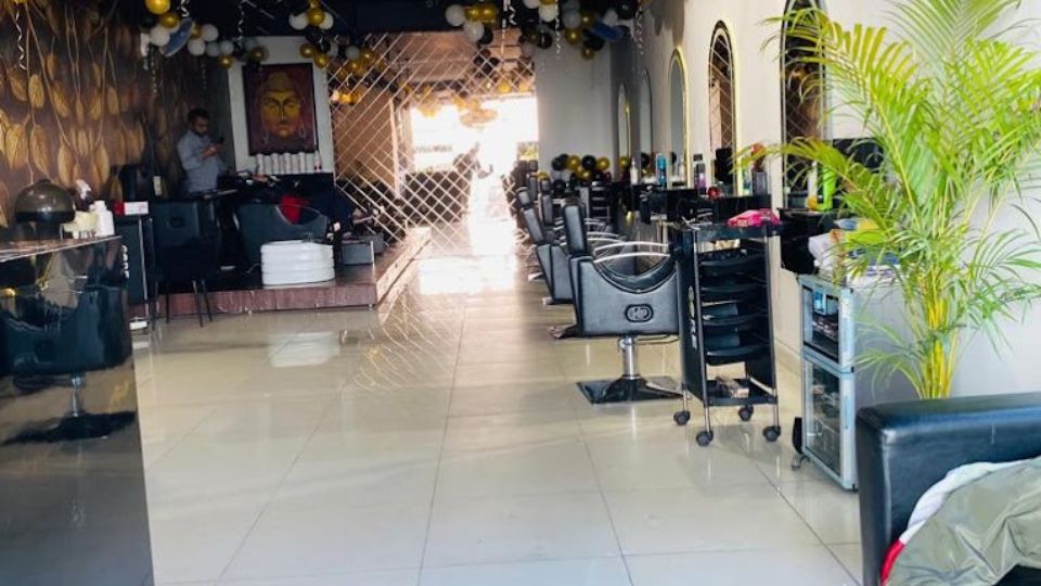 Tress Master's Beauty & Spa Sector 123 Mohali