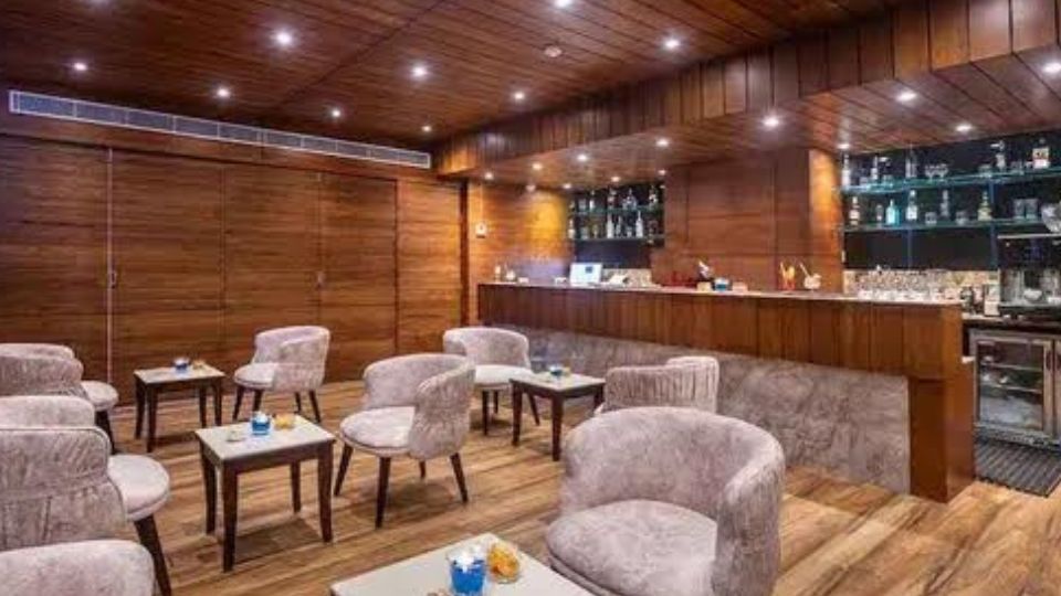 Distil Bar - Lords Inn Patiala Road Zirakpur