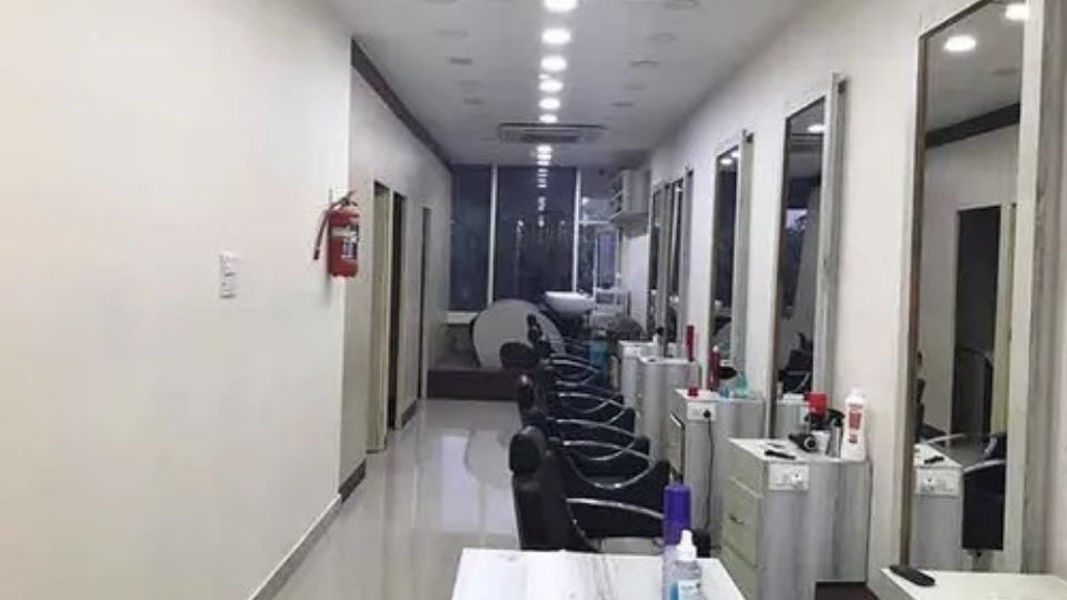 Salman's Makeover Unisex Salon Chandigarh