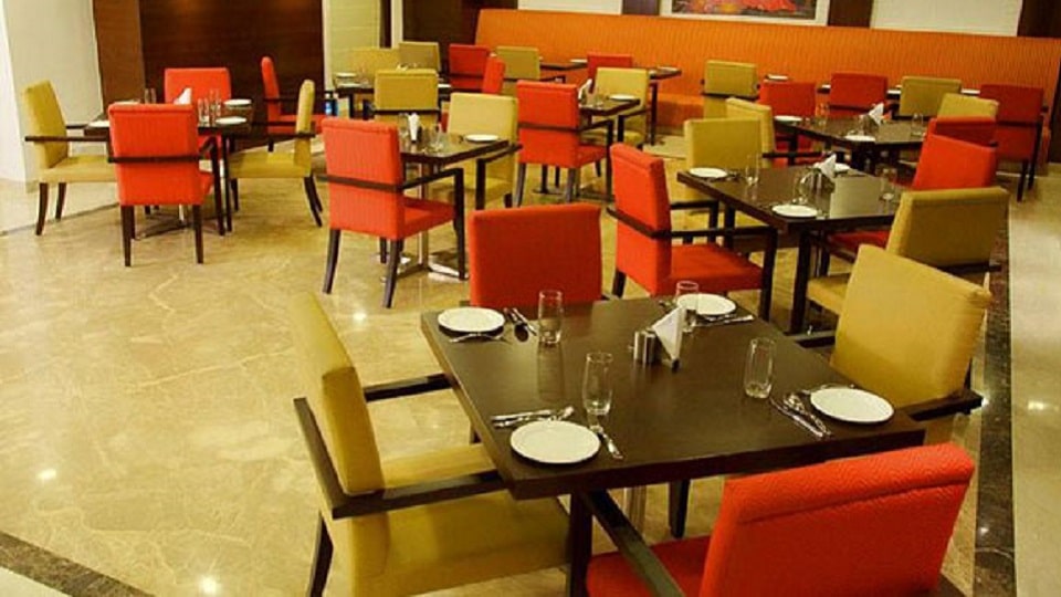 The Golden Palms - Hotel & Spa Paras Downtown Square Zirakpur