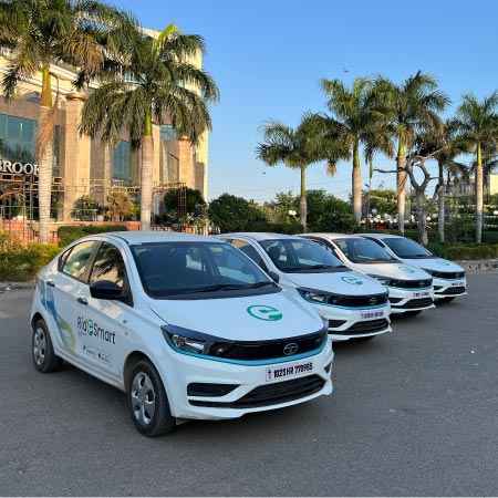 best electric cab service in tricity ridesmartev