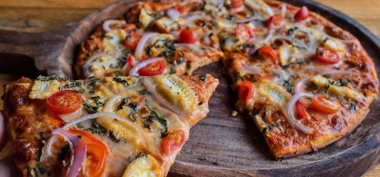 https://www.shoutlo.com/articles/best-pizza-in-ahmedabad