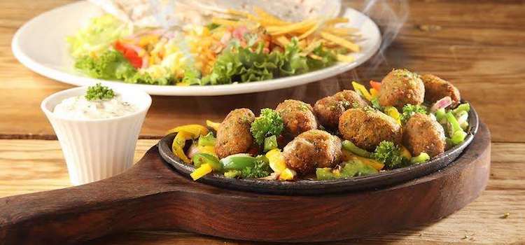 https://www.shoutlo.com/articles/best-restaurants-in-chandigarh-serving-sizzlers