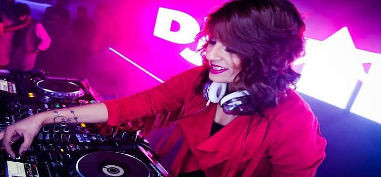 dj-rink-best-female-dj-of-india-at-mobe-chandigarh