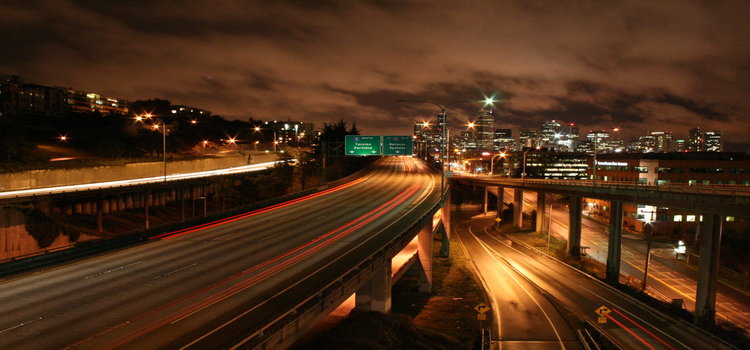 explore-the-city-of-pearls-at-night