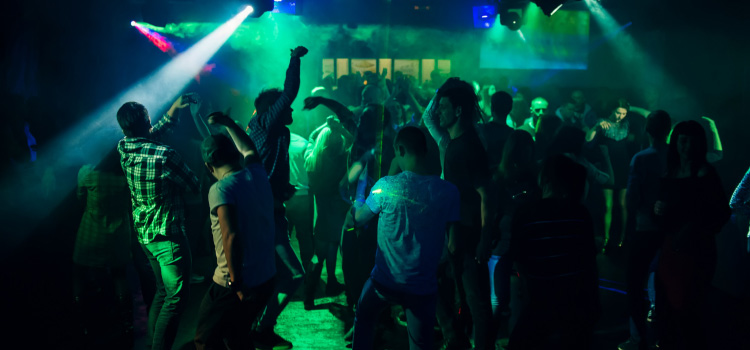 https://www.shoutlo.com/articles/night-clubs-in-elante-mall