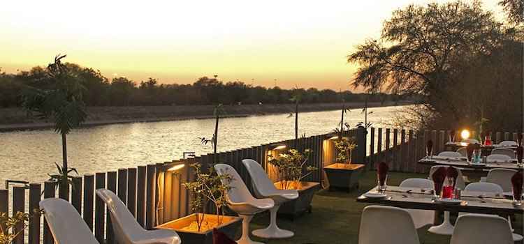 outdoor-dining-in-ahmedabad