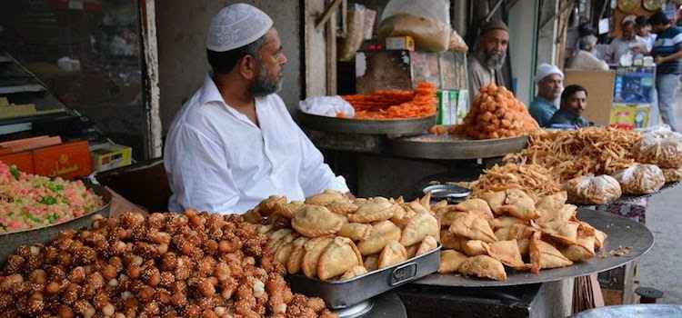 places-that-serves-delicious-street-food-in-hyderabad