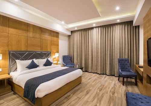 hotel regenta central cassia zirakpur